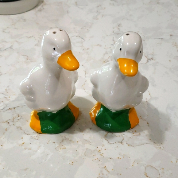 Kitchen Vintage Duck Salt And Pepper Shakers Poshmark